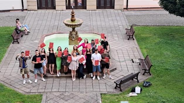Bezmála 50 ukrajinských stipendistů ÚJOP úspěšně dokončilo rok příprav na další studium