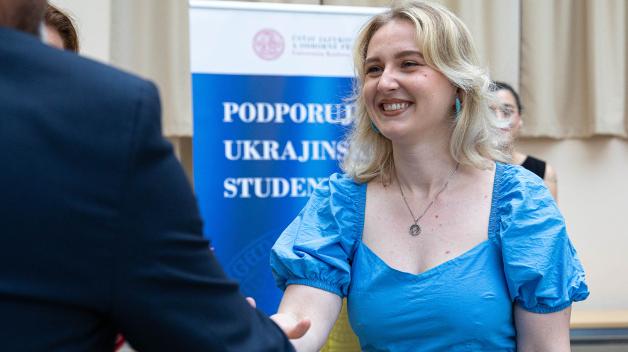 V Centru Krystal proběhlo slavnostní zahájení projektu Jazyk jako brána pro ukrajinské stipendisty